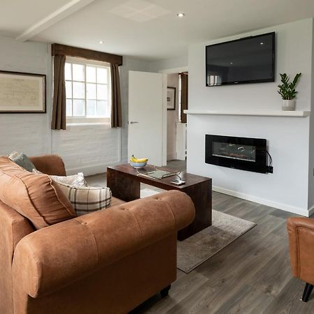 The Stable Suite At York Racecourse 外观 照片