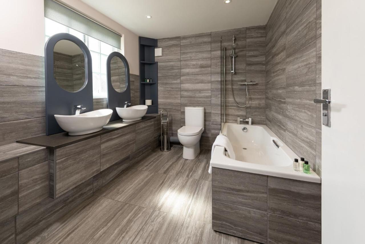 The Stable Suite At York Racecourse 外观 照片