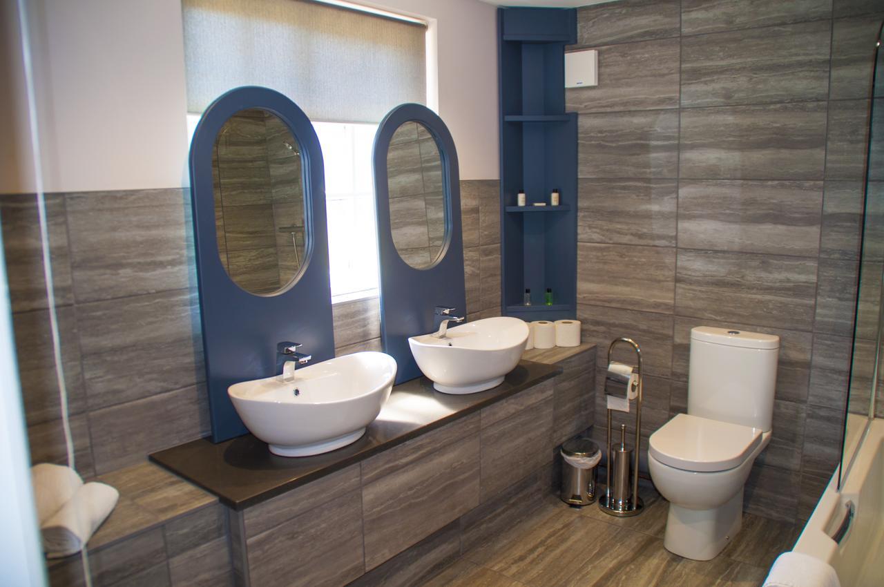 The Stable Suite At York Racecourse 外观 照片