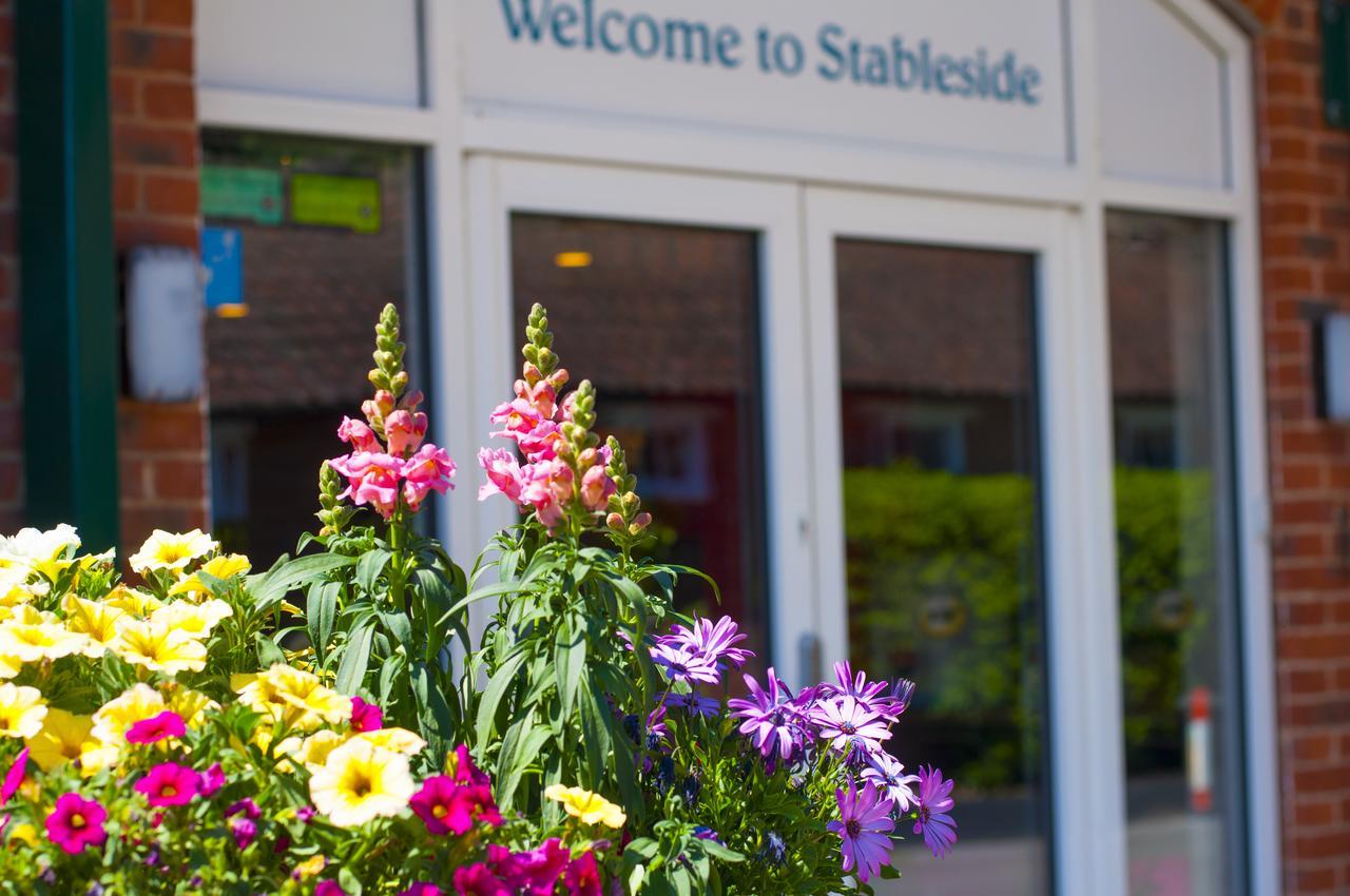 The Stable Suite At York Racecourse 外观 照片